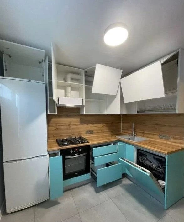 Кухни, кухонные гарнитуры на заказ